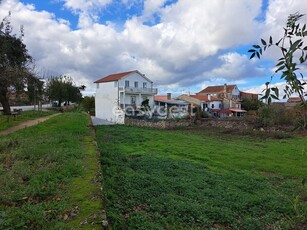 Excelente Moradia T6, com 1 800 m2 de terreno, em Carviçais