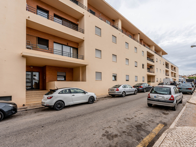 RESERVADO - Apartamento T2 com garagem no centro de Silves