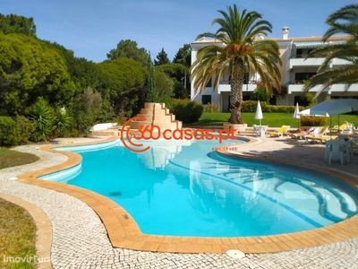 Apartamento T3 com piscina e jardim em Vilamoura, Algarve