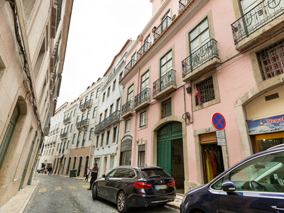 Andar em edifício pombalino, 300m2, Rua de São José (jto ao teatro Tivoli)