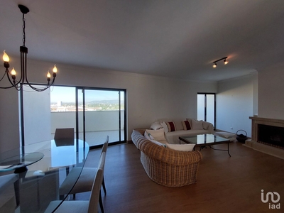 Apartamento T2 em Faro (Sé e São Pedro) de 115 m²