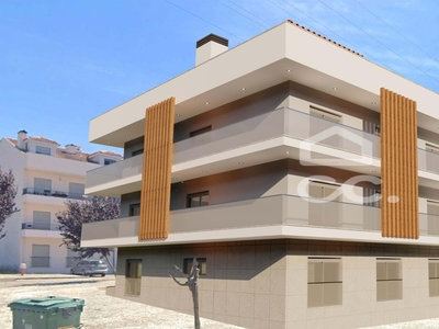 Apartamento T2+2 em duplex, novo, com estacionamento privativo e terraços, no centro da Lousã.