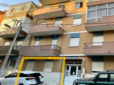 Apartamento (T3) p/ investimento com cerca de 115m2 no Bairro do Matadouro, Pragal - Almada