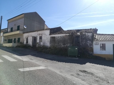 Belver - Gavião, casas de aldeia em dois lotes de terreno, vista desafogada.