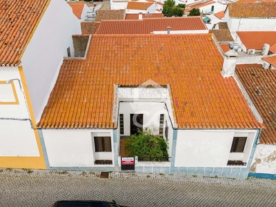 Casa de aldeia com logradouro e terraço | Vila Nova da Baronia