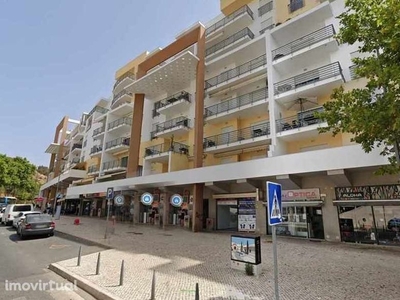 Apartamento T2 localizado no Centro histórico de Albufeira, com garage