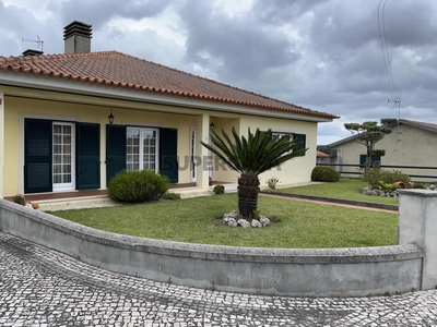 Moradia T4 Duplex à venda na Rua da Picada