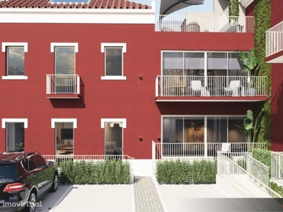 T3+1 Duplex, condomínio com garagem, Monte Estoril