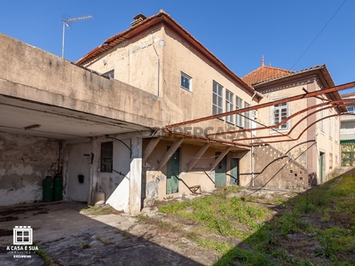 Casa Antiga T4 Duplex à venda em Cortegaça