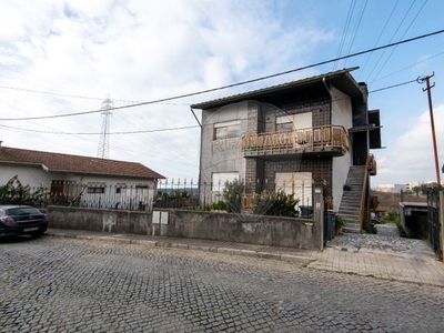 Moradia T6 à venda em Castêlo da Maia, Maia