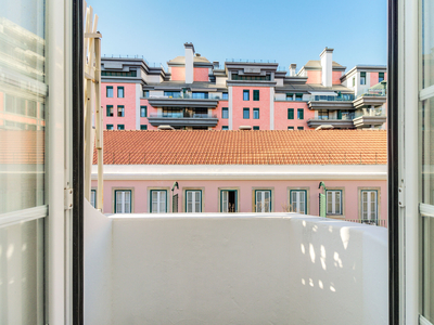 Apartamento T2+2 Renovado numa localização privilegiada de Lisboa, junto ao Páteo Bagatela