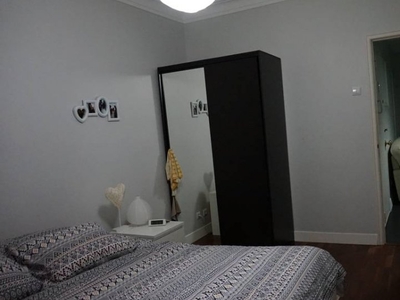 Quarto em apartamento de 4 quartos em Alvalade, Lisboa
