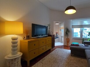 Aluga-se apartamento de 2 quartos em Algés, Lisboa