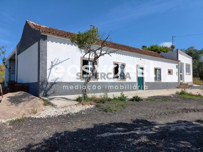 Moradia T2 à venda em Achete, Azoia de Baixo e Póvoa de Santarém