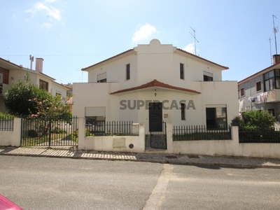 Moradia T3 Duplex à venda em Santo Onofre e Serra do Bouro