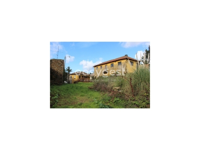 Terreno Urbano com 3 casas para reconstrução em zona central Mozelos
