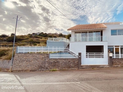 Casa T3 em Madeira de 284,00 m2