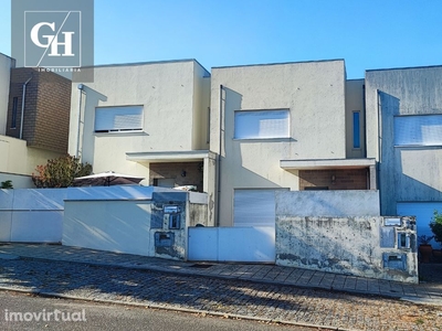 Casa / Villa T3 em Aveiro de 450,00 m2