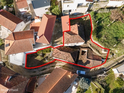 3 Moradias para restauro com vista Rio Douro