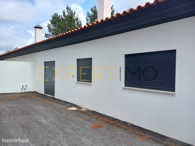 Moradia T3 +T1, com garagem em Marinha Grande, Leiria