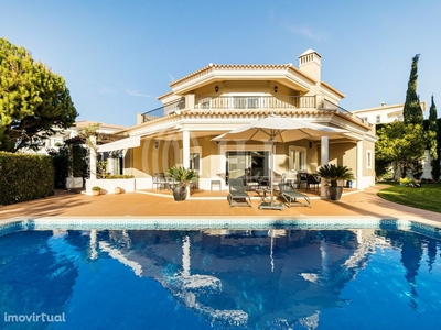 Moradia T4, com piscina, no Vila Sol, em Vilamoura, Algarve