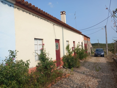 Moradia térrea, com terreno a 15 minutos da cidade de Castelo Branco