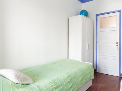 Quarto em apartamento de 4 quartos em Picoas, Lisboa