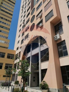 Apartamento T3 à venda em São Domingos de Benfica