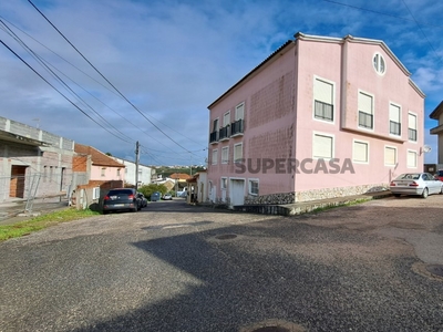 Apartamento T3 Duplex para arrendamento em Largo da Capela