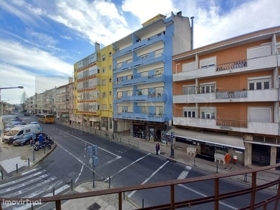 Venda conjunta de 4 apartamentos para recuperar.