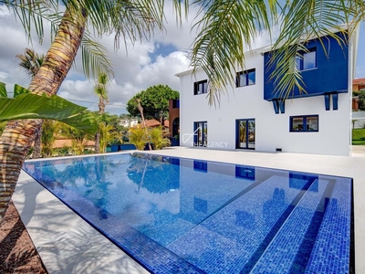 Luxury Villa In Estoril With Ocean Views