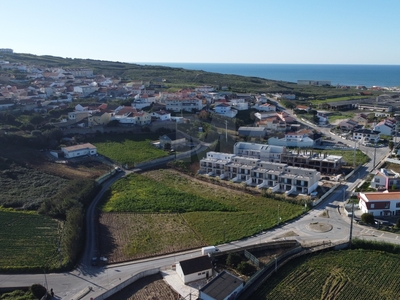 Terreno Urbano c/ Projeto Aprovado para 4 Moradias na Praia