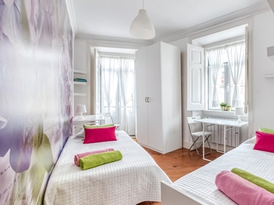 Quarto para alugar em apartamento de 7 quartos em Picoas, Lisboa