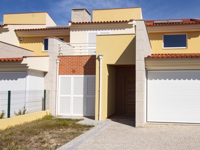 Casa T3 em Ovar, São João, Arada e São Vicente de Pereira Jusã de 240 m²