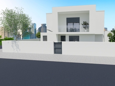 Casa / Villa T4 em Corroios de 165 m²