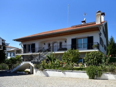 Casa / Villa T5 em Aguada de Cima de 505 m²
