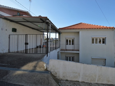 Casa de Cidade T5 em São Martinho do Bispo e Ribeira de Frades de 219 m²