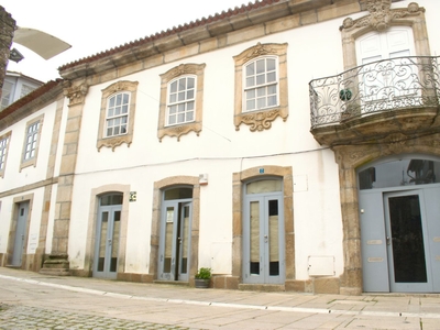 Prédio em São João da Pesqueira e Várzea de Trevões de 347 m²
