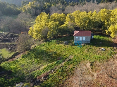 Terreno em Avessadas e Rosém de 1 466 m²