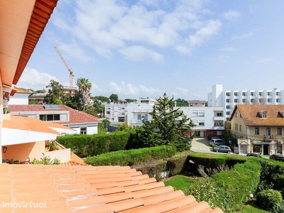 Apartamento T3 para venda com lugar de garagem no Monte Estoril
