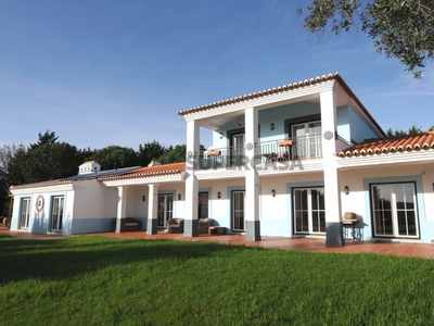 Villa T5 à venda na Praceta dos Pinheiros