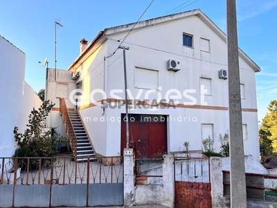 Moradia T4 Duplex à venda em São Miguel do Rio Torto e Rossio Ao Sul do Tejo