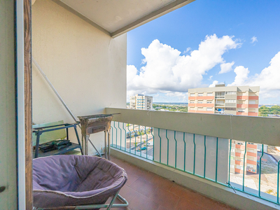 Apartamento T2 na Cidade Sol, Santo António da Charneca, com vistas deslumbrantes