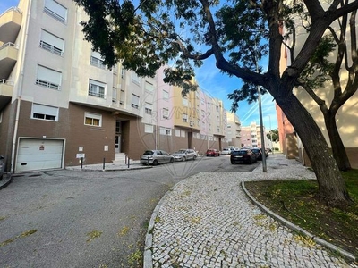Apartamento T3 à venda em Alverca do Ribatejo e Sobralinho, Vila Franca de Xira