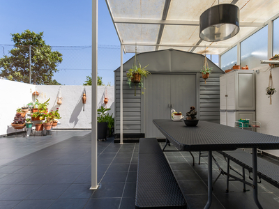 Fantástico apartamento T2 com terraço, Corroios, Setúbal