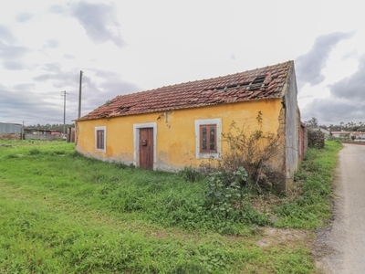 Moradia Antiga com terreno e poço em Casal de Areia, de Ferreira-a-Nova, Figueira da Foz