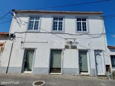 Edifício para comprar em Maiorga, Portugal