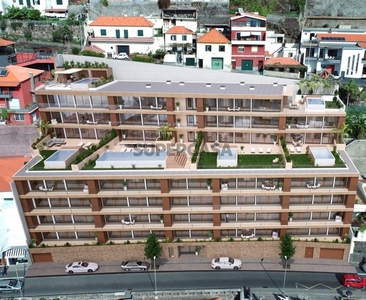 Apartamento T2 à venda na Rua Dr. João Abel de Freitas