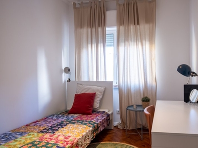 Quarto acolhedor em apartamento de 3 quartos na Ajuda, Lisboa