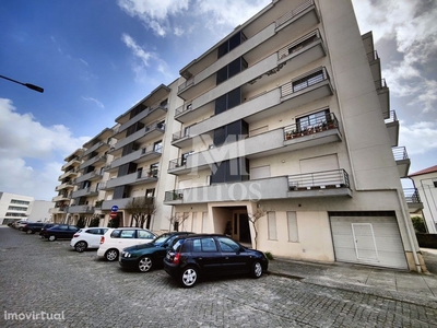 Apartamento T2 com terraço ao nível - Abelheira